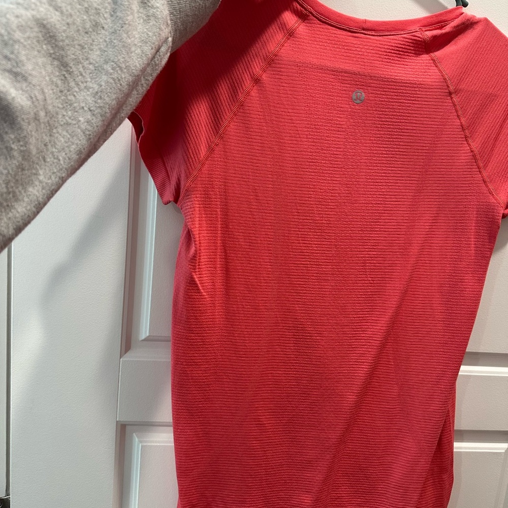 lululemon athletica Red Short Sleeve Tee